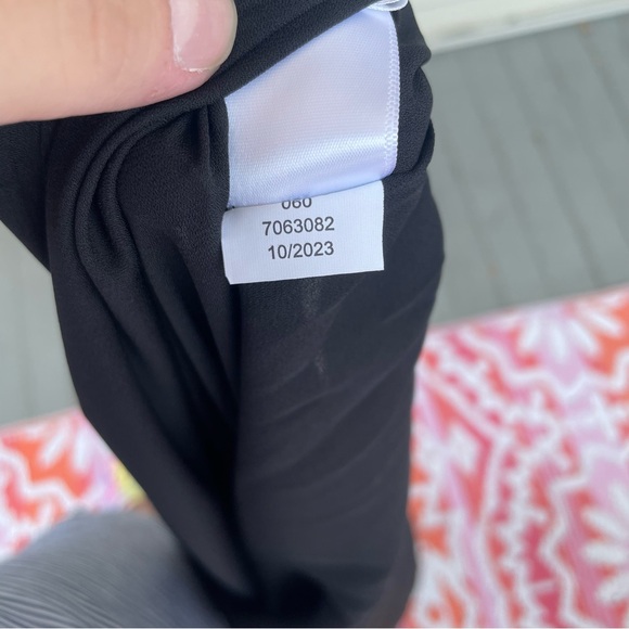 CeCe Long Sleeve Asymmetrical One Shoulder Blouse in Rich Black Size XL (NWT) - Picture 13 of 13